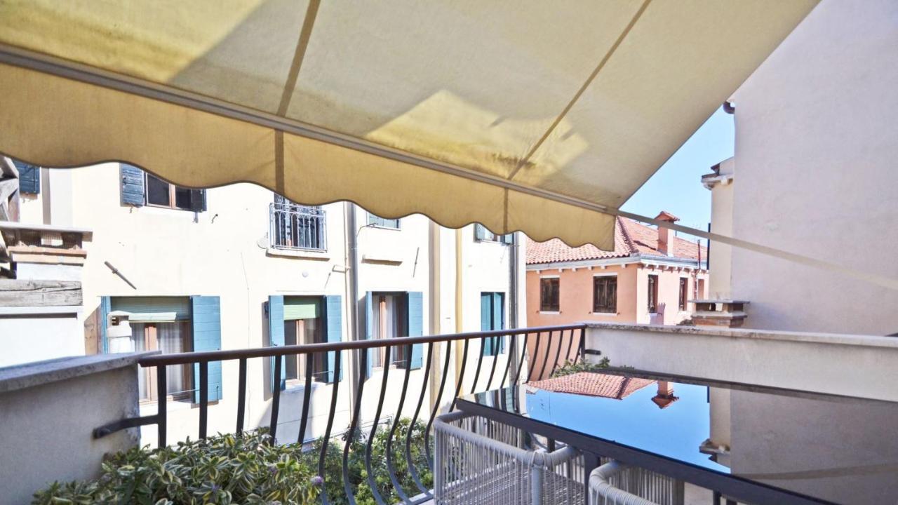 Ai Bareteri Luxury Canal View Wenecja Zewnętrze zdjęcie