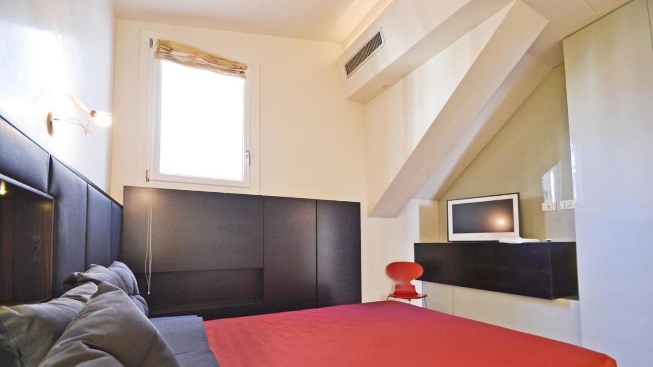 Ai Bareteri Luxury Canal View Wenecja Zewnętrze zdjęcie